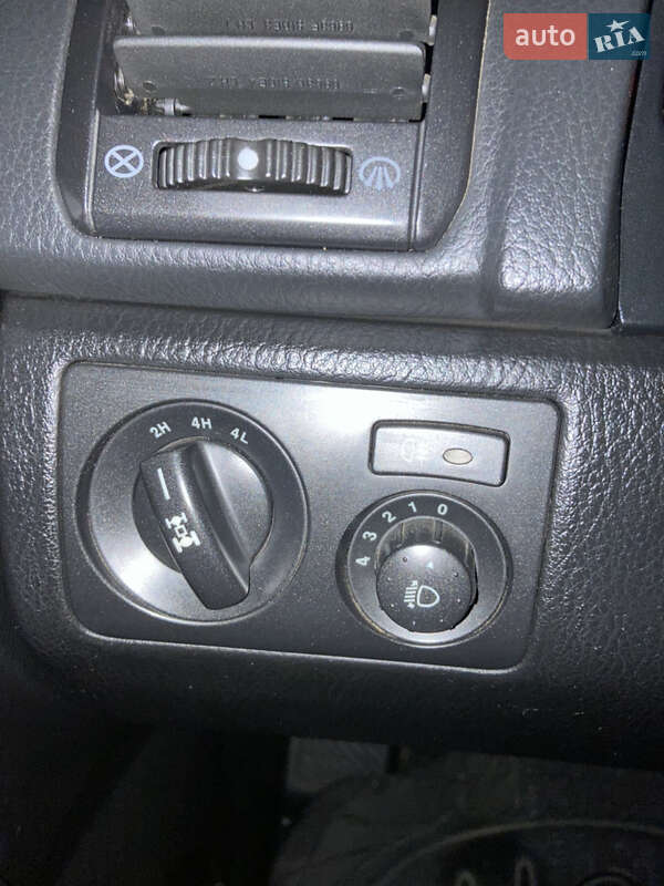 Позашляховик / Кросовер SsangYong Rexton 2008 в Чернівцях
