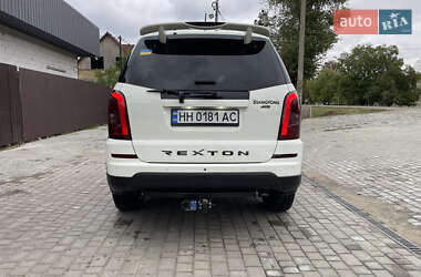Позашляховик / Кросовер SsangYong Rexton 2014 в 