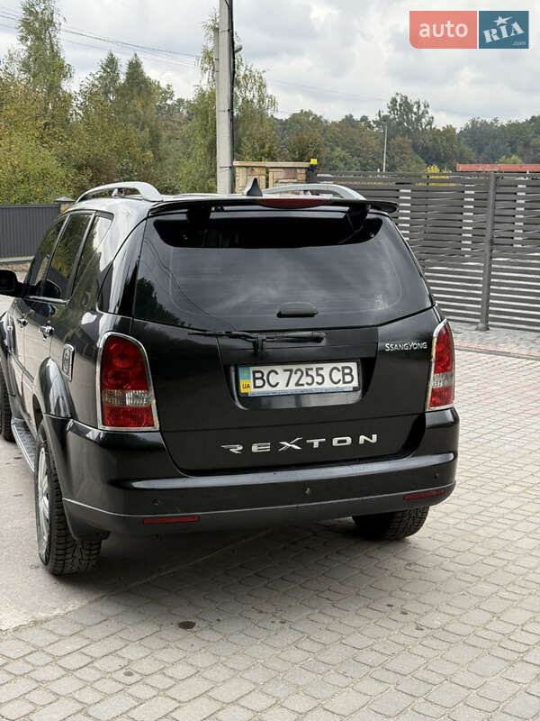 Позашляховик / Кросовер SsangYong Rexton 2009 в Львові