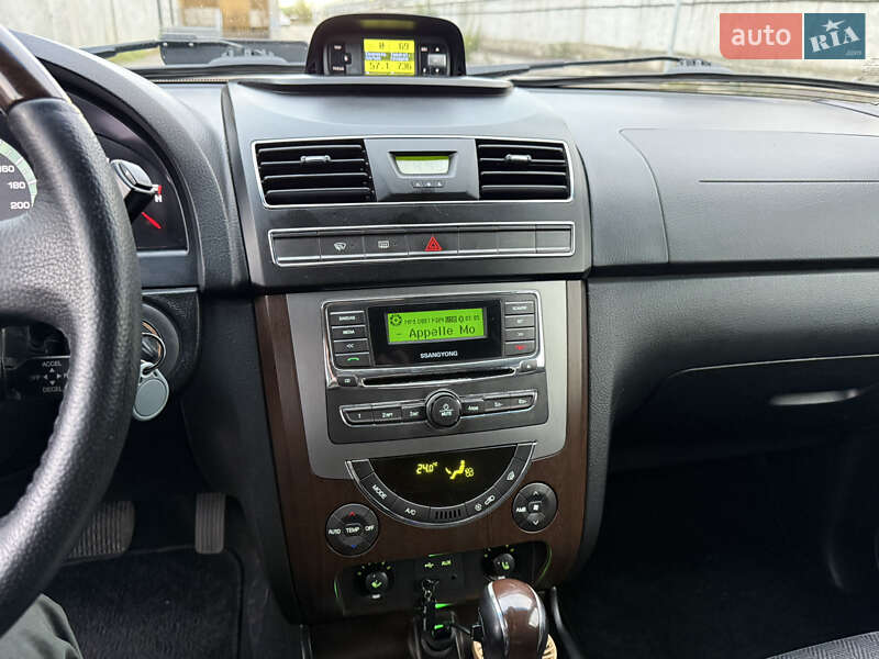 Внедорожник / Кроссовер SsangYong Rexton 2012 в Киеве