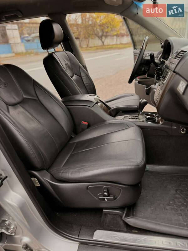 Внедорожник / Кроссовер SsangYong Rexton 2013 в Киеве