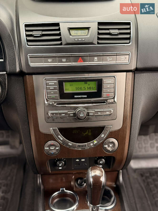 Внедорожник / Кроссовер SsangYong Rexton 2013 в Киеве