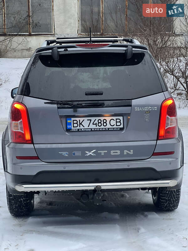 Внедорожник / Кроссовер SsangYong Rexton 2014 в Киеве