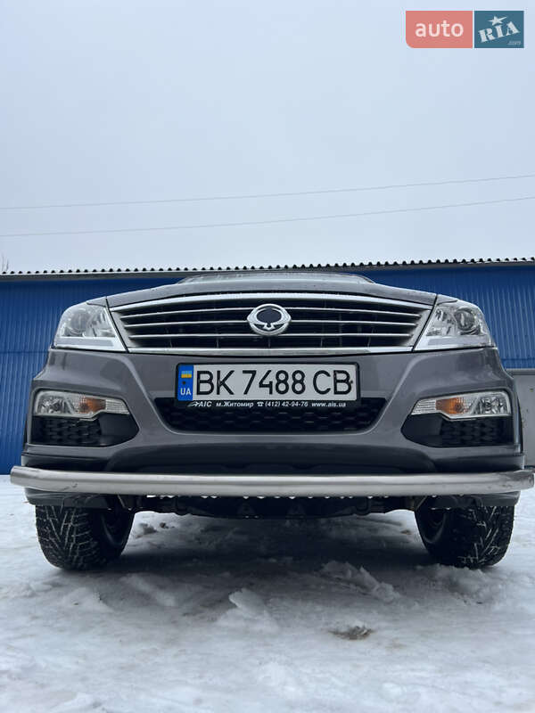 Внедорожник / Кроссовер SsangYong Rexton 2014 в Киеве