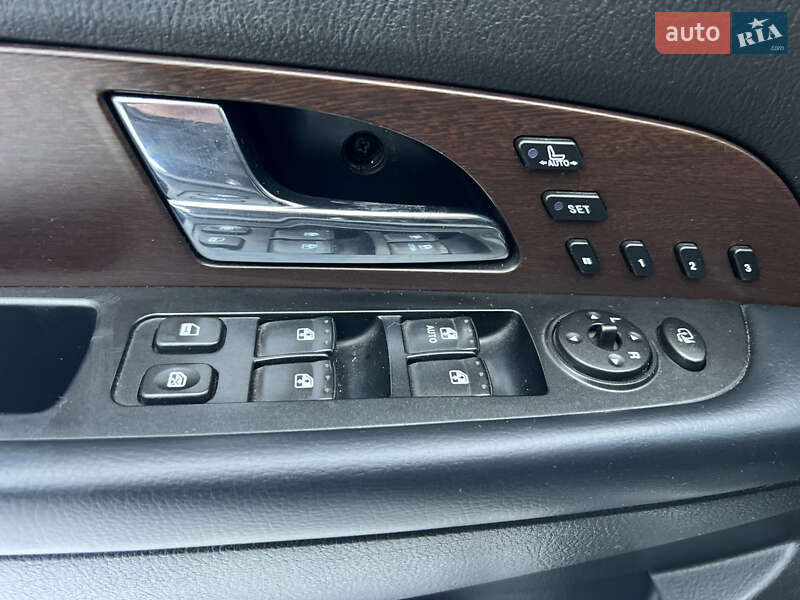 Внедорожник / Кроссовер SsangYong Rexton 2014 в Киеве