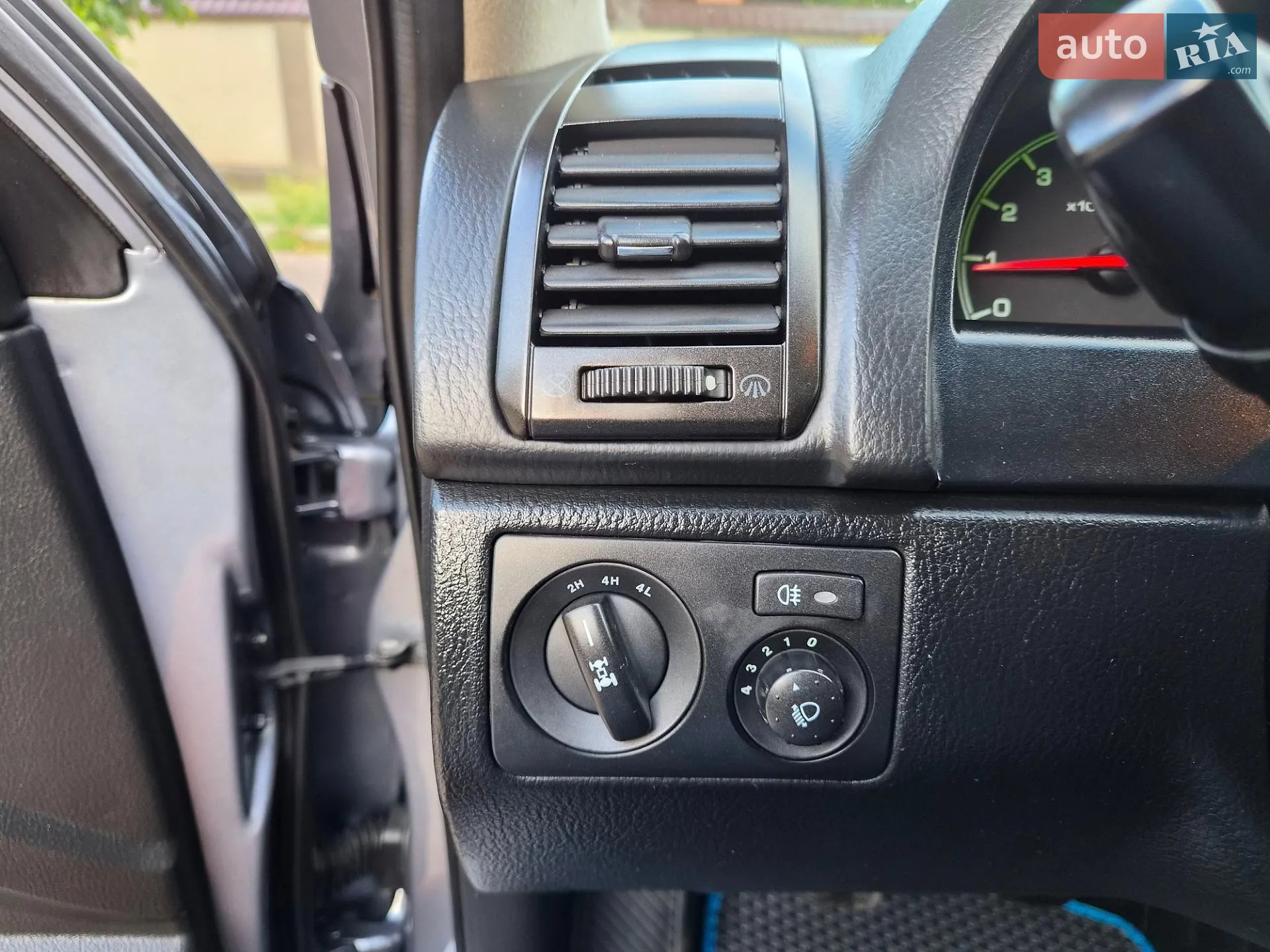 2012 SsangYong Rexton - мініатюра 43