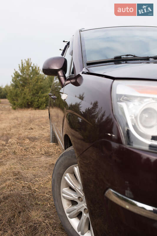 Минивэн SsangYong Rodius 2014 в Славуте фото 9 Минивэн SsangYong Rodius 2014 в Славуте