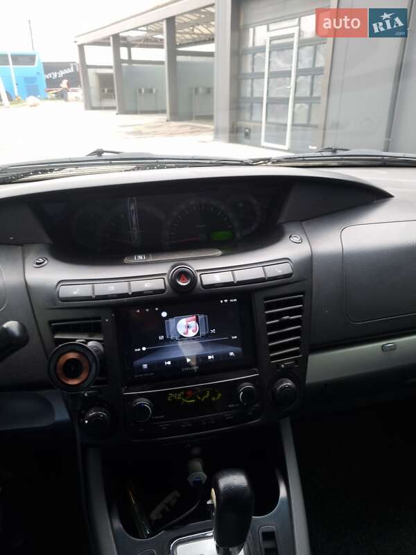 Минивэн SsangYong Rodius 2008 в Львове