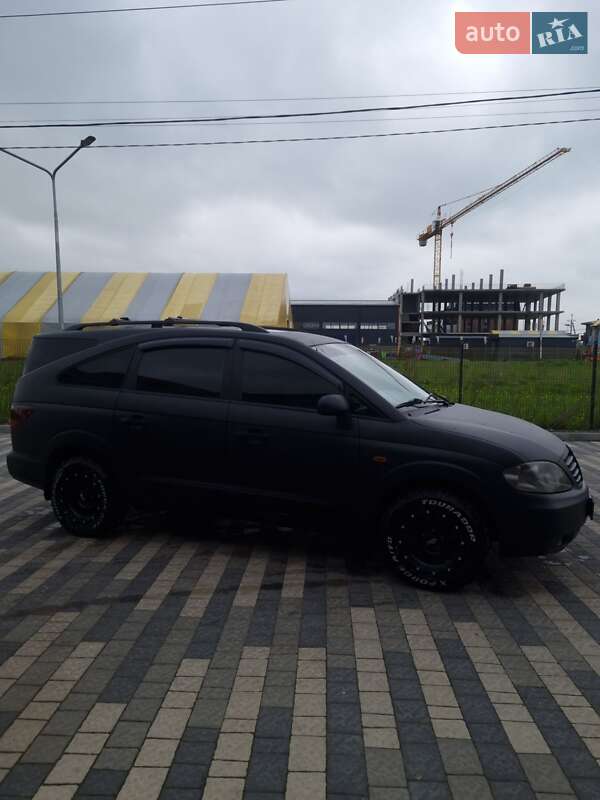 Минивэн SsangYong Rodius 2008 в Львове
