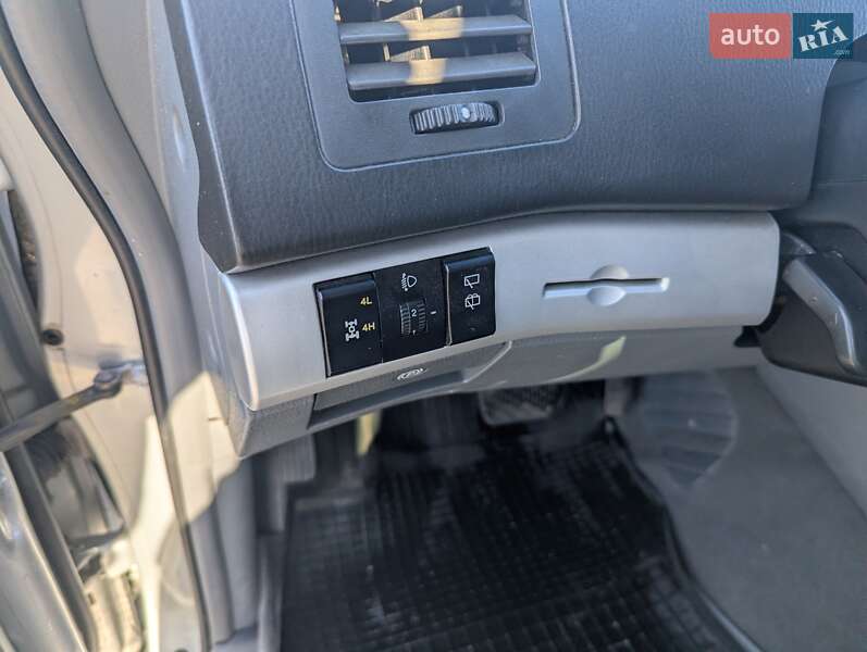 Минивэн SsangYong Rodius 2006 в Киеве фото 15 Минивэн SsangYong Rodius 2006 в Киеве