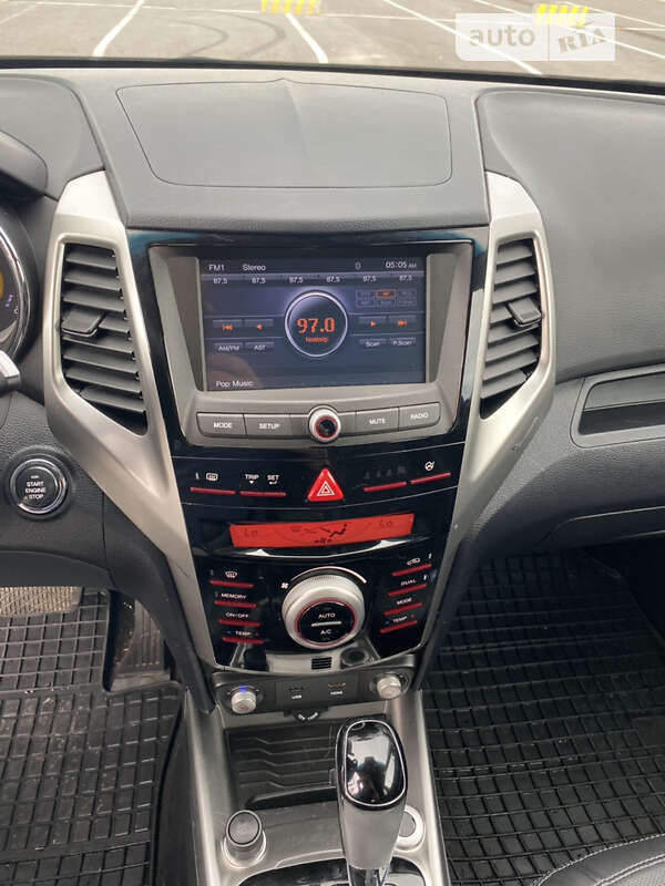 Внедорожник / Кроссовер SsangYong Tivoli 2015 в Львове фото 18 Внедорожник / Кроссовер SsangYong Tivoli 2015 в Львове