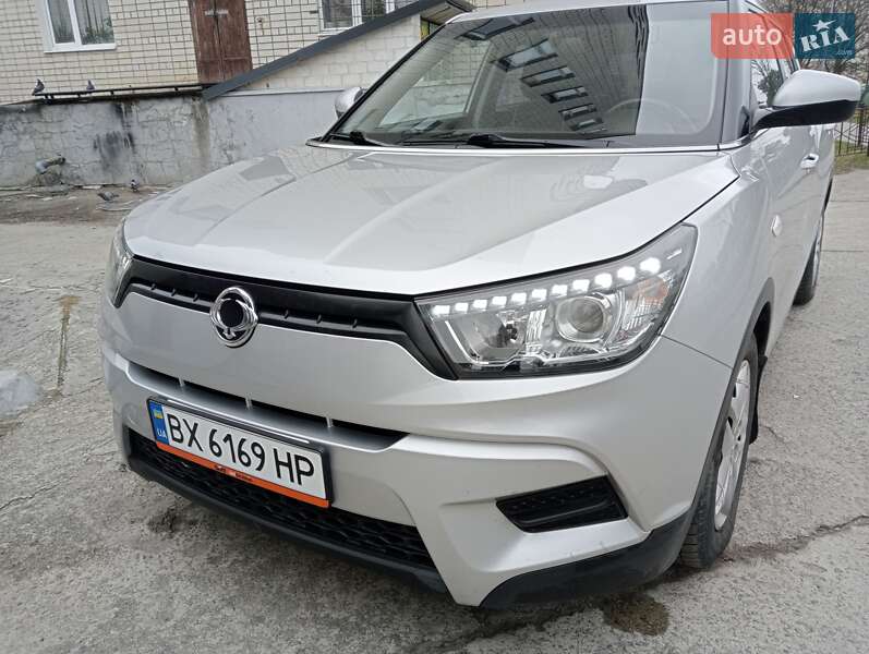 Внедорожник / Кроссовер SsangYong Tivoli 2016 в 