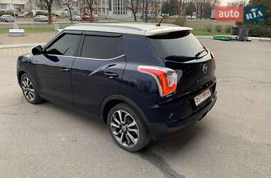 Внедорожник / Кроссовер SsangYong Tivoli 2015 в 