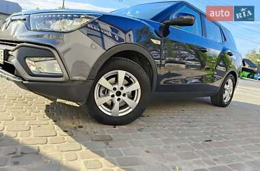 Позашляховик / Кросовер SsangYong Tivoli 2016 в 