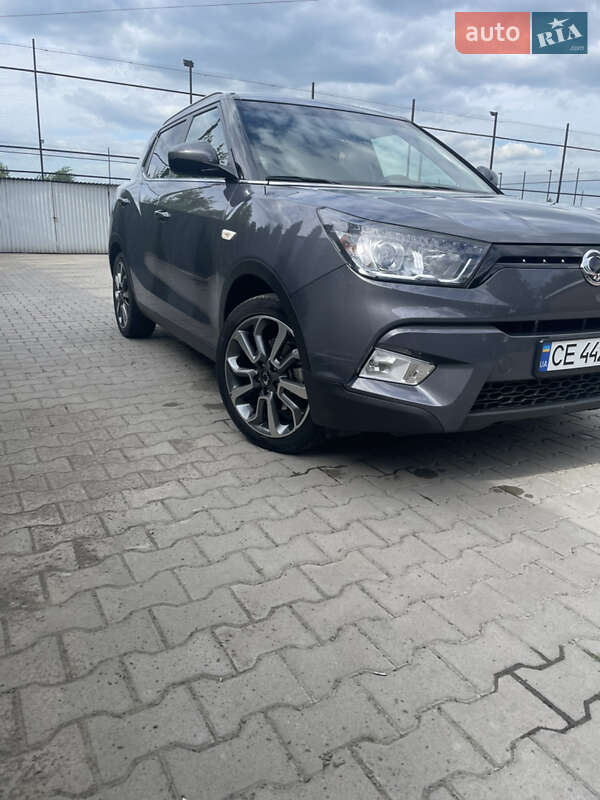 Внедорожник / Кроссовер SsangYong Tivoli 2015 в Кицмани