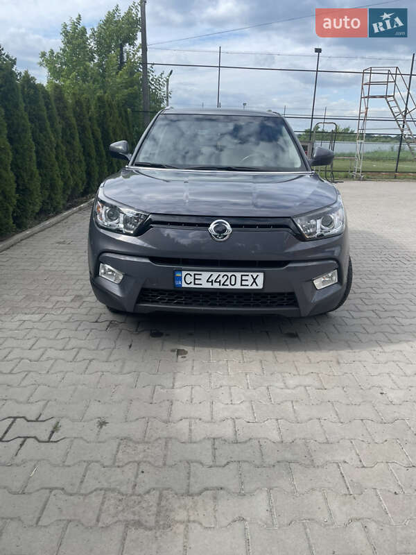 Внедорожник / Кроссовер SsangYong Tivoli 2015 в Кицмани