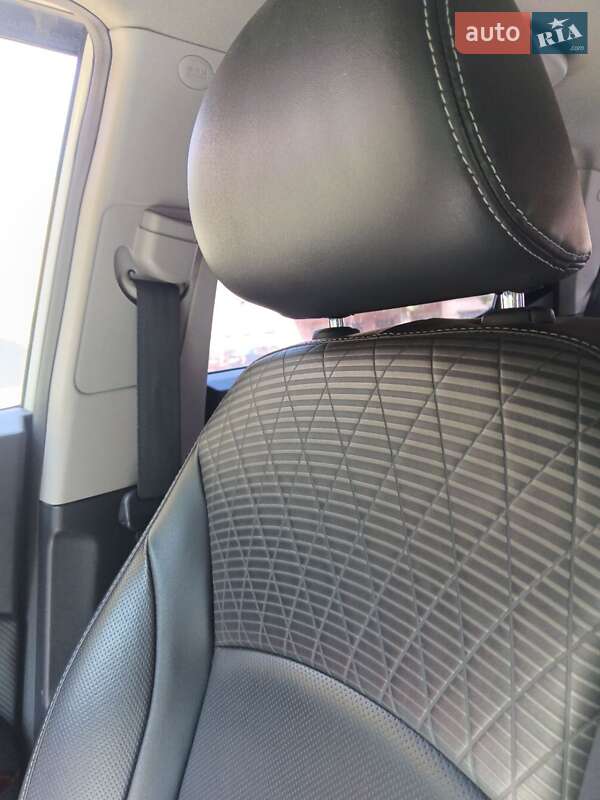 Внедорожник / Кроссовер SsangYong Tivoli 2017 в Черкассах фото 2 Внедорожник / Кроссовер SsangYong Tivoli 2017 в Черкассах