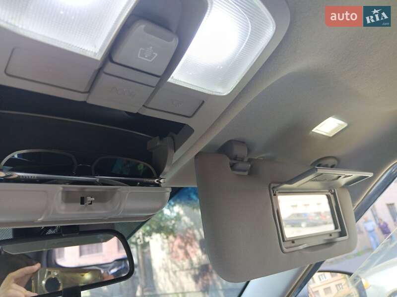 Внедорожник / Кроссовер SsangYong Tivoli 2017 в Черкассах фото 4 Внедорожник / Кроссовер SsangYong Tivoli 2017 в Черкассах