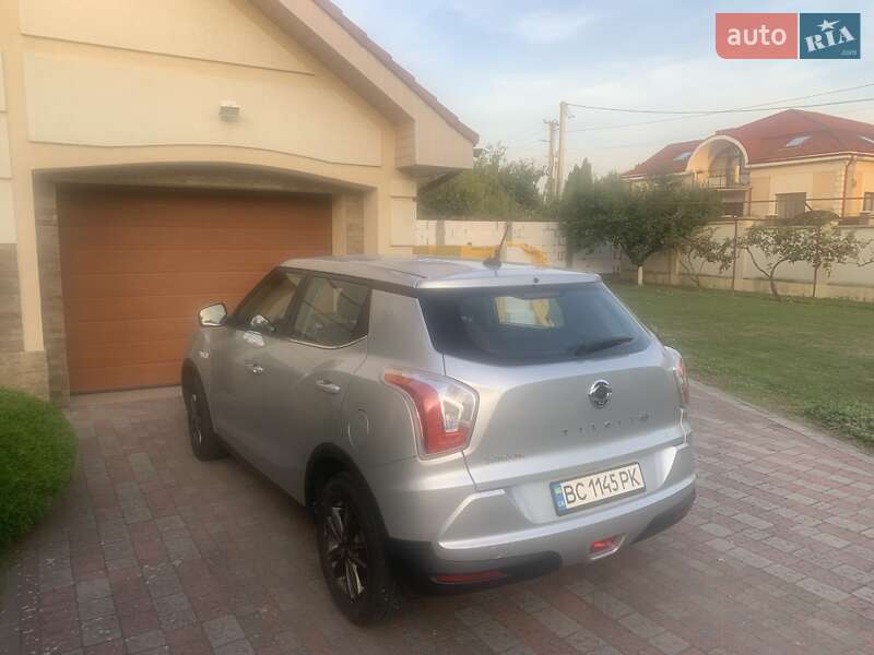 Внедорожник / Кроссовер SsangYong Tivoli 2015 в Ужгороде