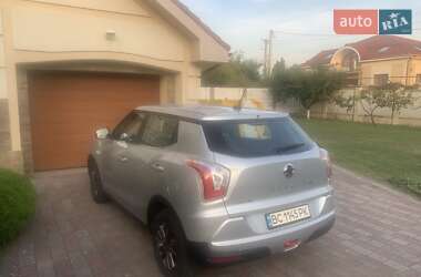 Внедорожник / Кроссовер SsangYong Tivoli 2015 в 