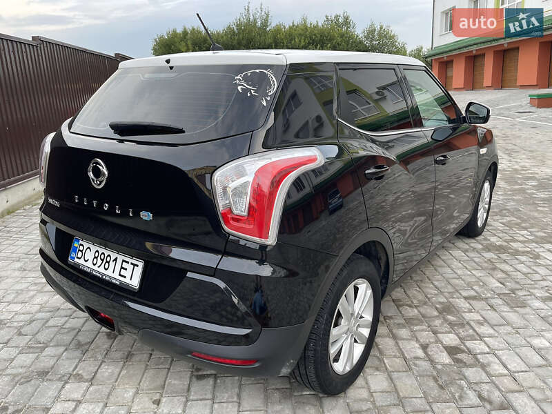 Позашляховик / Кросовер SsangYong Tivoli 2015 в Львові