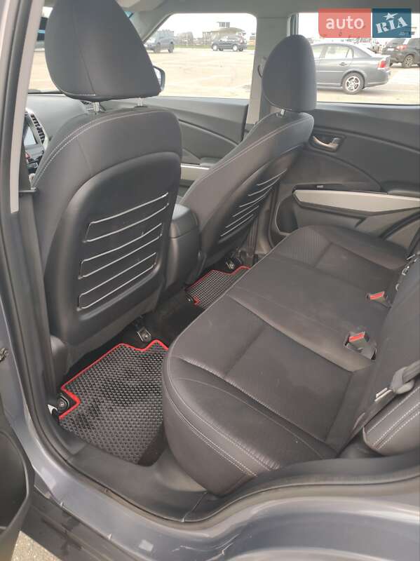 Внедорожник / Кроссовер SsangYong Tivoli 2016 в Киеве