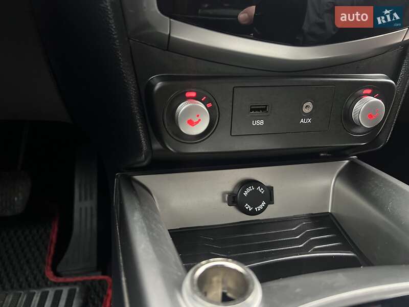 Внедорожник / Кроссовер SsangYong Tivoli 2016 в Киеве