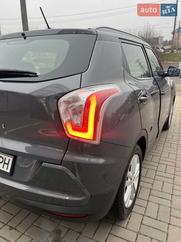 Внедорожник / Кроссовер SsangYong Tivoli 2016 в Киеве