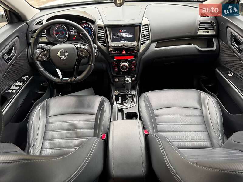 Внедорожник / Кроссовер SsangYong XLV 2016 в Стрые