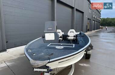 Човен Starcraft Fishmaster 2009 в 