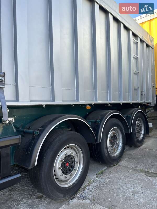 Зерновоз - полуприцеп STAS S343C1 2003 в Житомире фото Зерновоз - полуприцеп STAS S343C1 2003 в Житомире