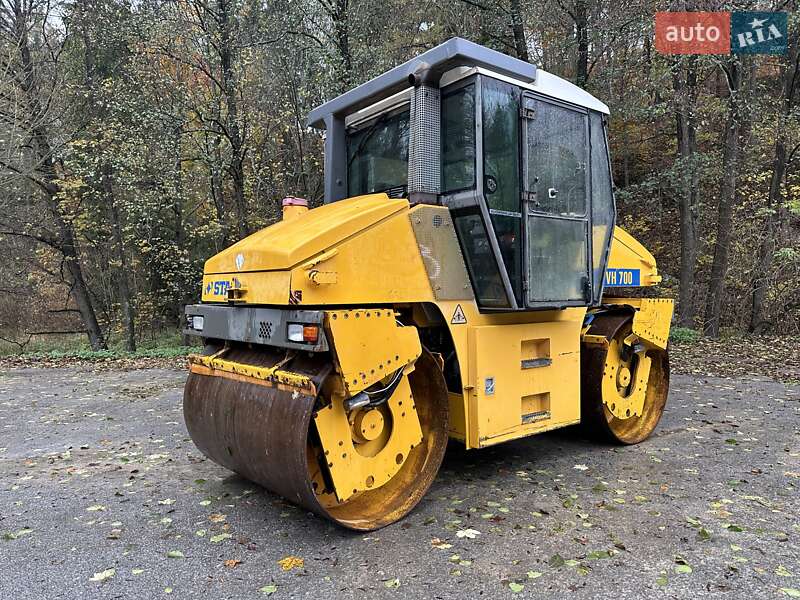 Дорожный каток Stavostroj VH-950 2000 в Хусте
