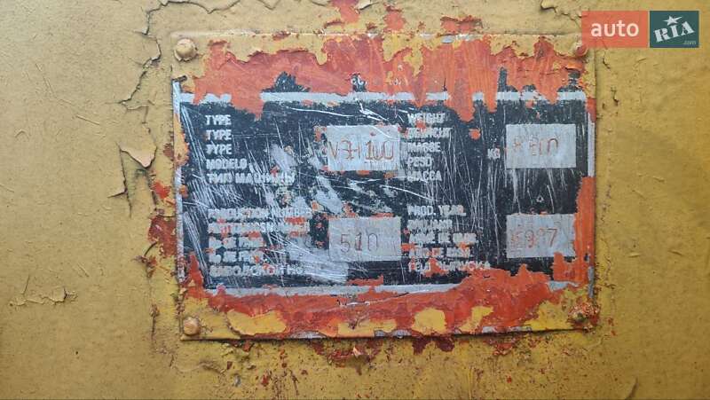 Дорожній каток Stavostroj VSH 102 1987 в Кам'янському