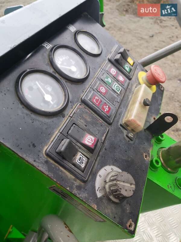 Дорожній каток Stavostroj VSH-300 2001 в Виноградові