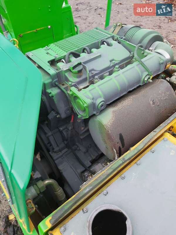 Дорожній каток Stavostroj VSH-300 2001 в Виноградові