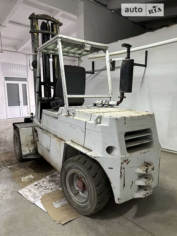 Вилочный погрузчик Steinbock DFG 1993 в Новоселице