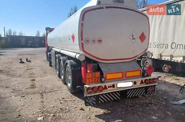 Цистерна напівпричіп Stokota 3NC38 2005 в 