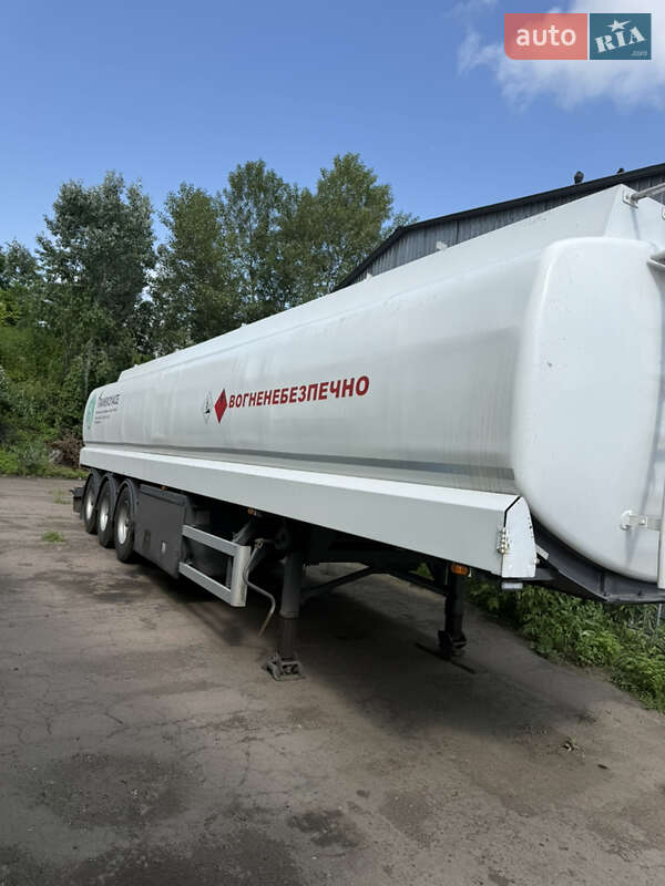 Цистерна напівпричіп Stokota 3NC38 2006 в Києві