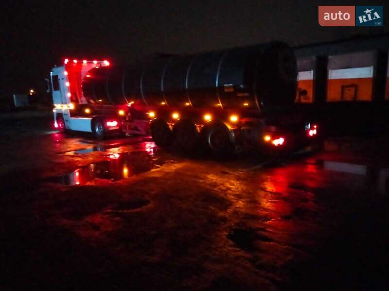 Цистерна напівпричіп Stokota 3ТС38 2005 в Одесі