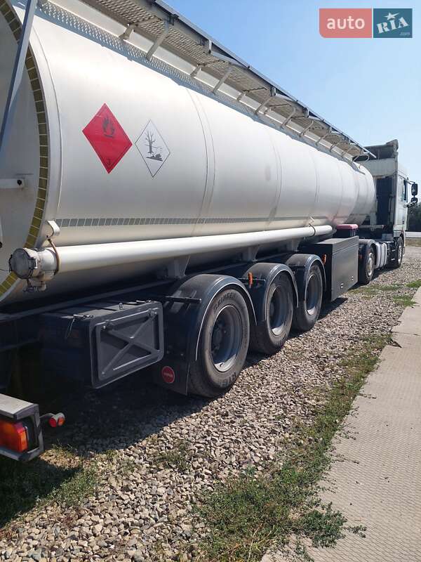 Цистерна напівпричіп Stokota ELZAM 2002 в Коломиї
