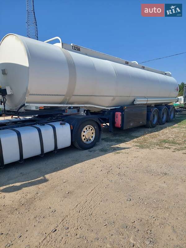 Цистерна напівпричіп Stokota ELZAM 2002 в Коломиї