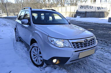 Внедорожник / Кроссовер Subaru Forester 2011 в 