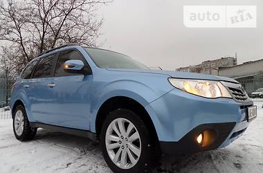 Внедорожник / Кроссовер Subaru Forester 2011 в Днепре