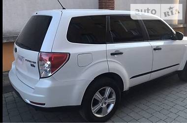 Позашляховик / Кросовер Subaru Forester 2011 в 