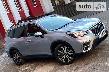 Позашляховик / Кросовер Subaru Forester 2018 в 