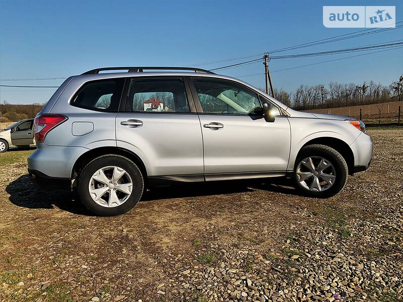 Позашляховик / Кросовер Subaru Forester 2015 в Чернівцях