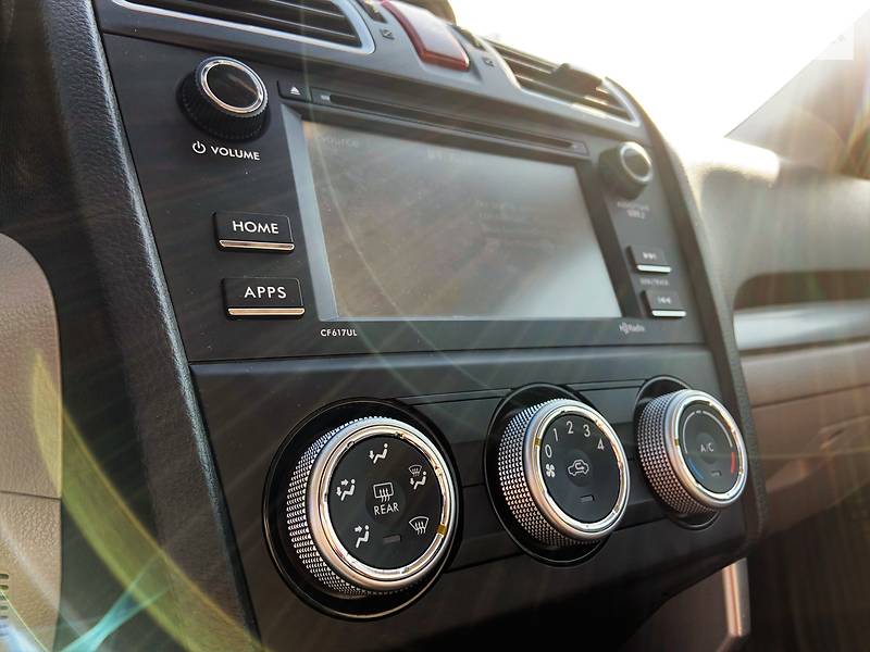 Позашляховик / Кросовер Subaru Forester 2015 в Чернівцях