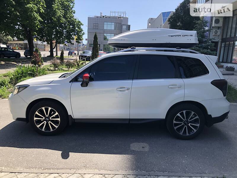 Позашляховик / Кросовер Subaru Forester 2016 в Харкові