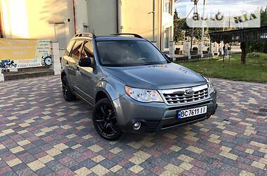 Внедорожник / Кроссовер Subaru Forester 2011 в Львове