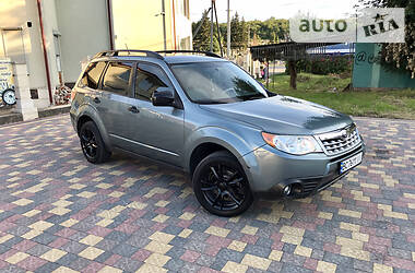 Внедорожник / Кроссовер Subaru Forester 2011 в Львове